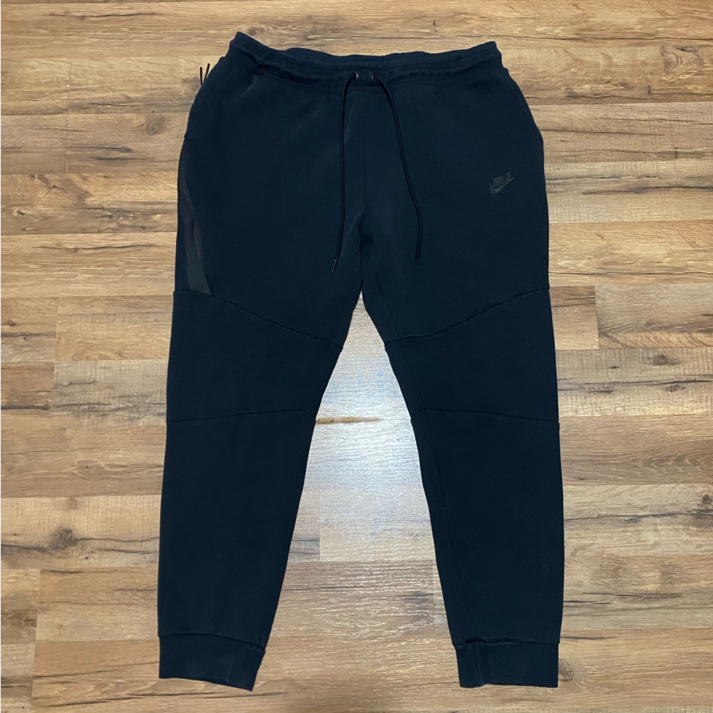 Nike tech fleece joggers